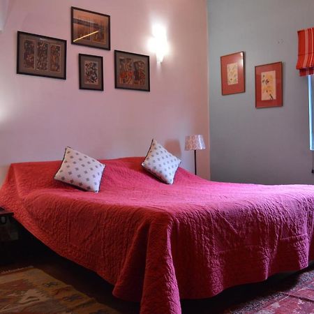 G 49 Bed & Breakfast Nuova Delhi Esterno foto