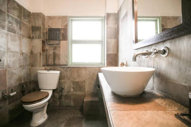 G 49 Bed & Breakfast Nuova Delhi Esterno foto