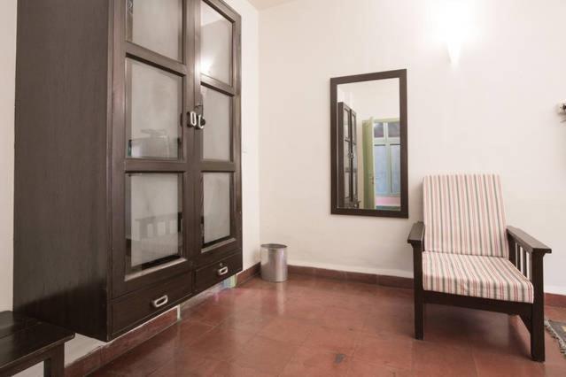 G 49 Bed & Breakfast Nuova Delhi Esterno foto