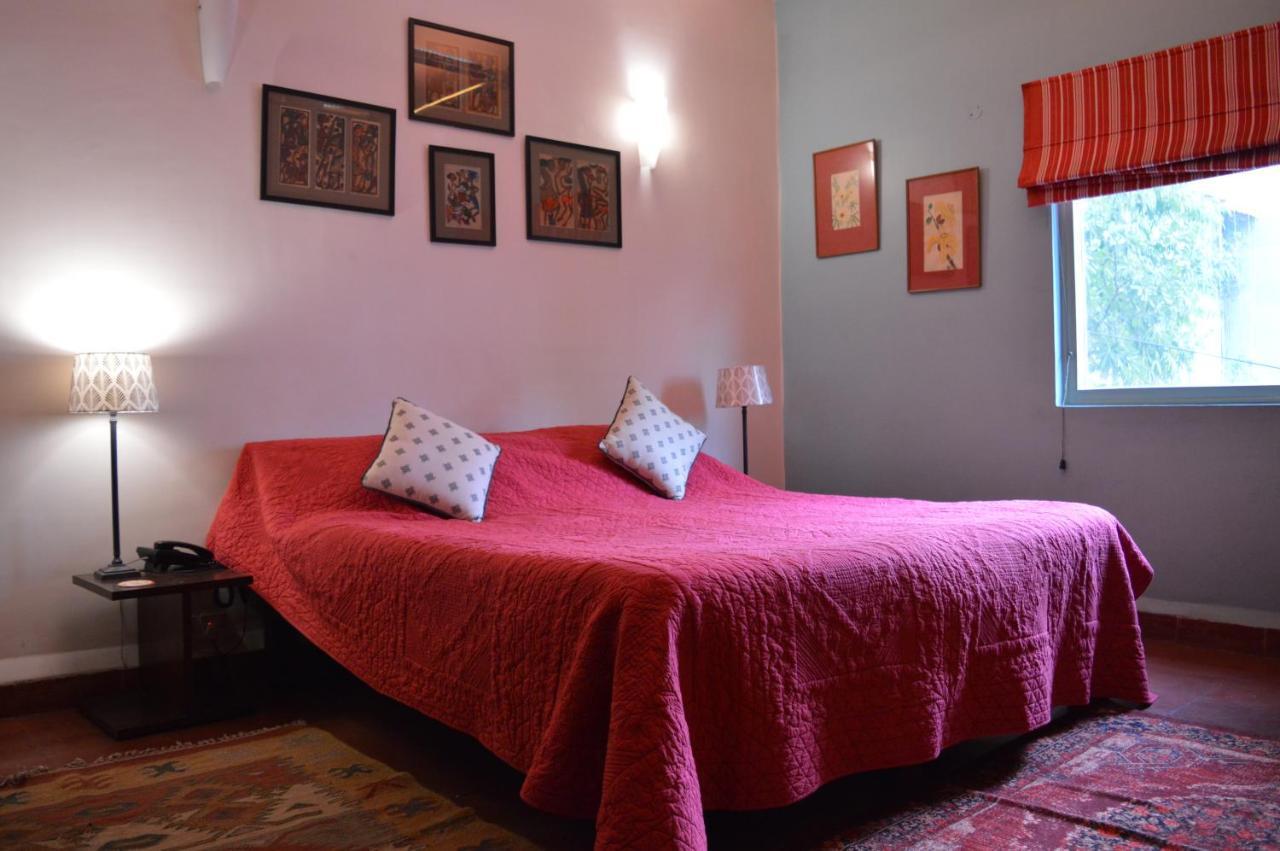 G 49 Bed & Breakfast Nuova Delhi Esterno foto