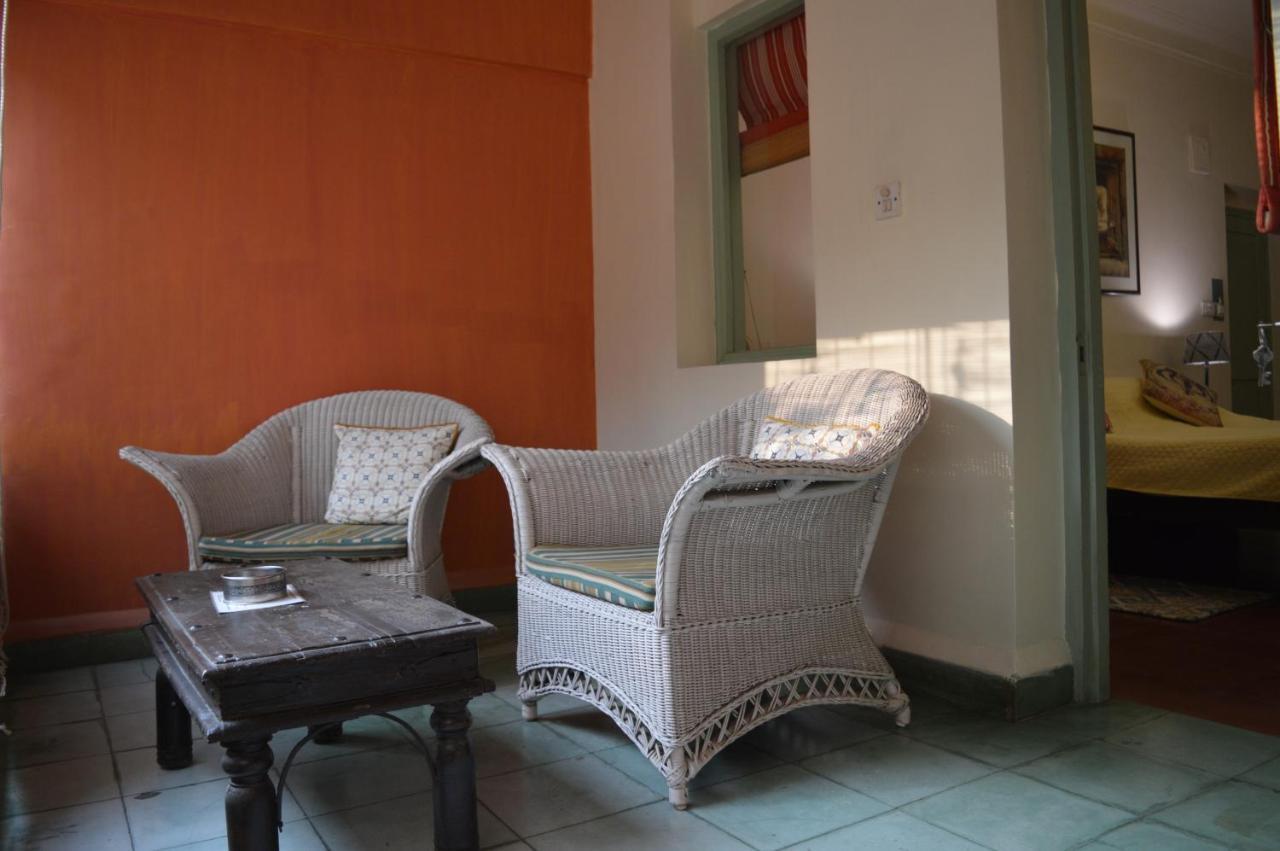 G 49 Bed & Breakfast Nuova Delhi Esterno foto