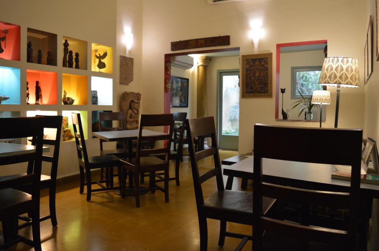 G 49 Bed & Breakfast Nuova Delhi Esterno foto