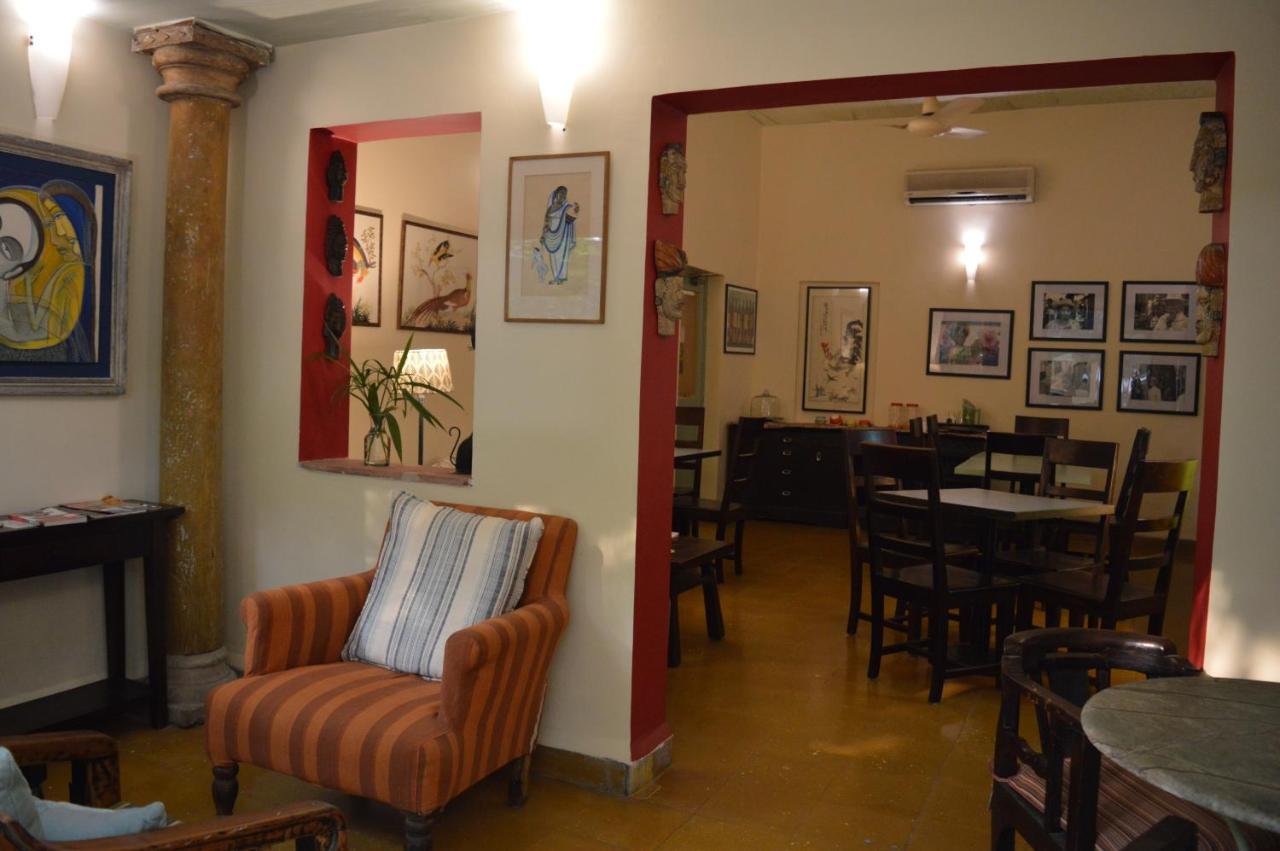 G 49 Bed & Breakfast Nuova Delhi Esterno foto