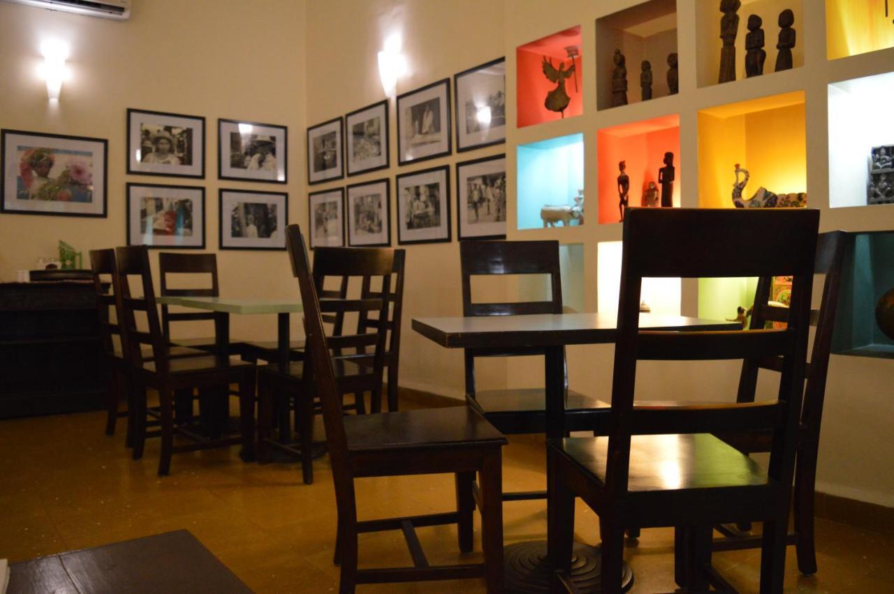 G 49 Bed & Breakfast Nuova Delhi Esterno foto